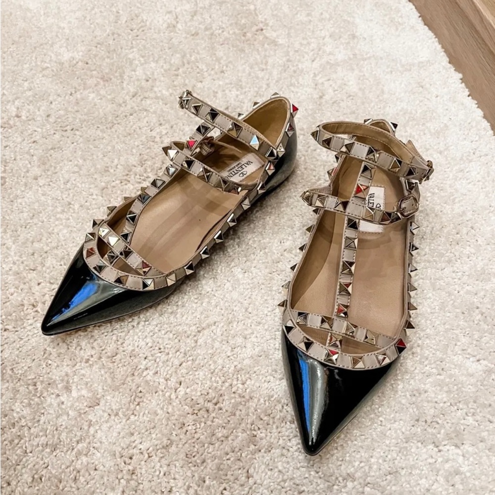 Valentino Rockstud Caged black patent leather Ballerina flats. Size 37